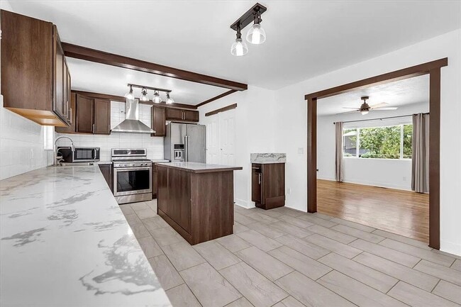Photo - 1340 Rayburn Dr