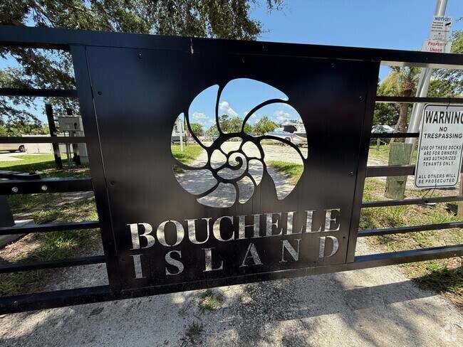 Building Photo - 468 Bouchelle Dr Unit 128 Rental