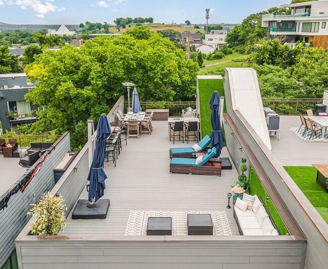 Building Photo - 1011A Southside Ave Unit Edgehill