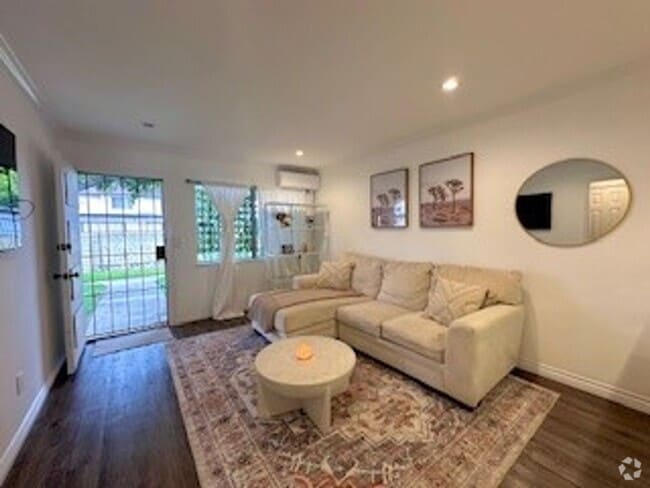 Building Photo - Remodeled One Story 2 Bed 1 Bath Condo in ...