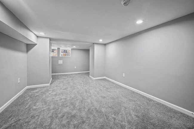 Photo - 3059 Brighton St