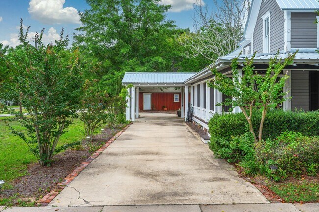 Photo - 54 Plateau Ave