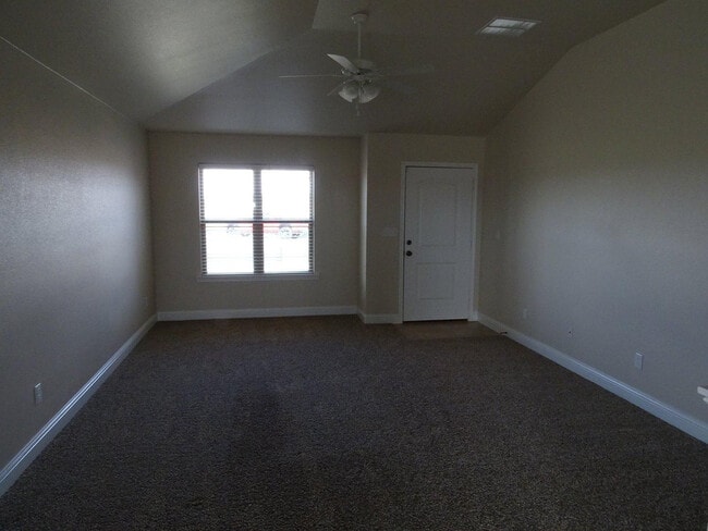 Photo - 11107 Everett Ave