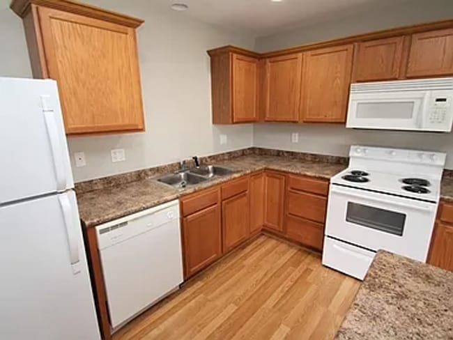 Photo - 2-Bedroom Townhouse Near Prairie Trail – P...