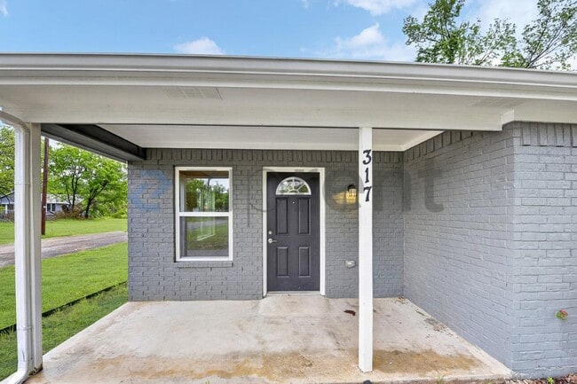 Photo - 317 Jones St