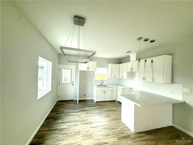 Photo - 18 Brownjay Rd Unit 3