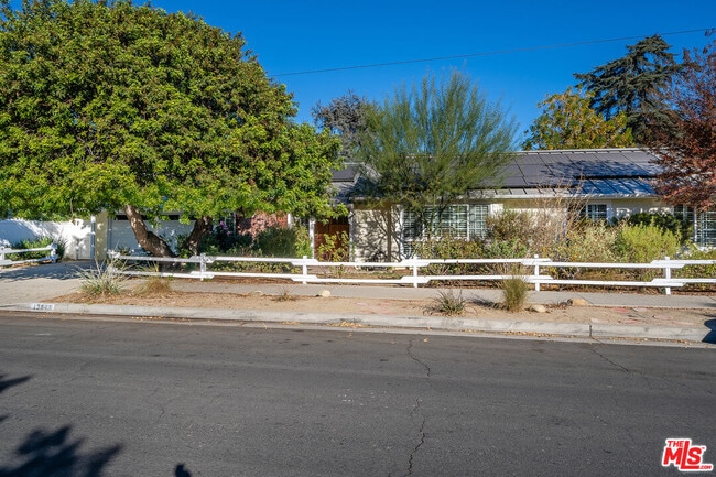 Photo - 13843 Milbank St