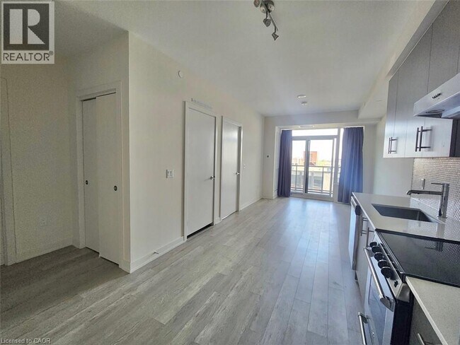 Photo - 212 King William St Unit 723