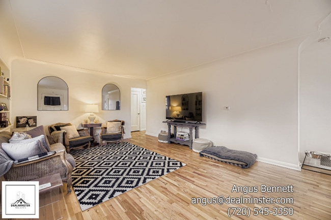 Photo - 1265 Jasmine St