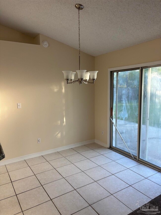 Photo - 1607 Dee's Rd