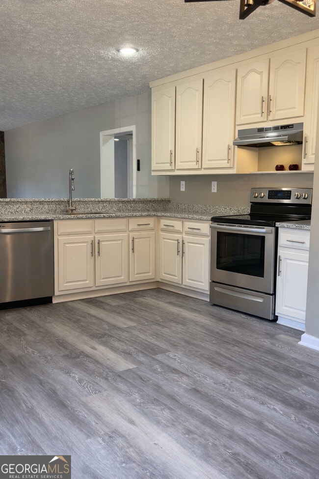 Photo - 6885 Chastain Rd