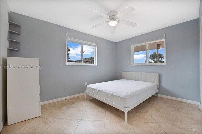 Photo - 2441 Tarpon Dr