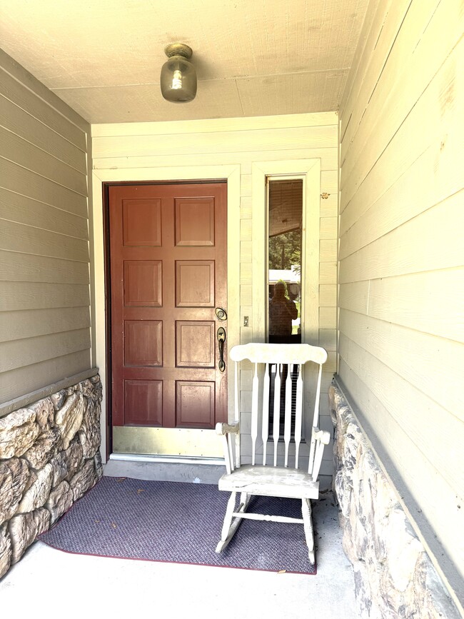 3956 Cedar Cove Ln