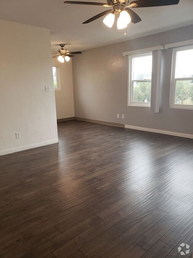 Building Photo - MOVE-In Special-Spacious La Mesa 2BR/1BA e... Rental