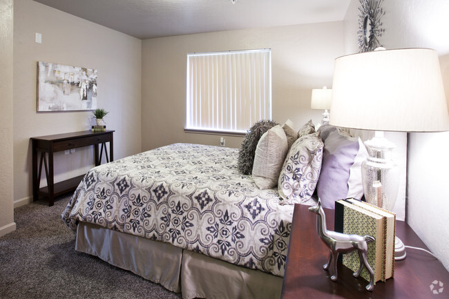 Master Bedroom - The Residence at River Run Rental