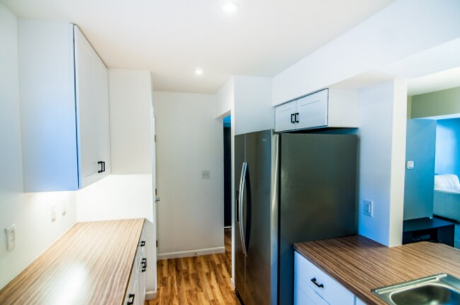 Photo - 809 E Drake Rd