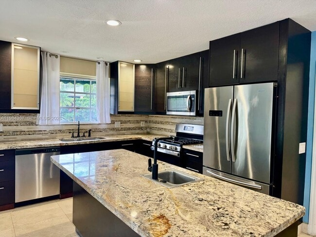 Photo - 851 N 11th Ave
