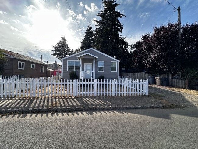 Building Photo - 169 Unit 163 SW Jasper St Rental