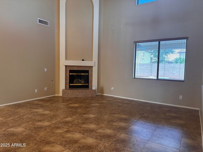 Photo - 16116 W Magnolia St