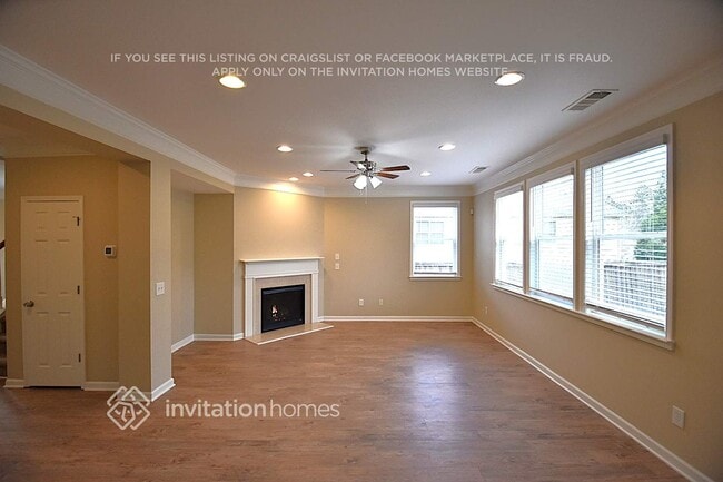 Photo - 335 Yellow Iris Rd SE House