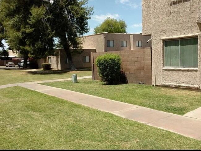 Photo - 600 S Dobson Rd