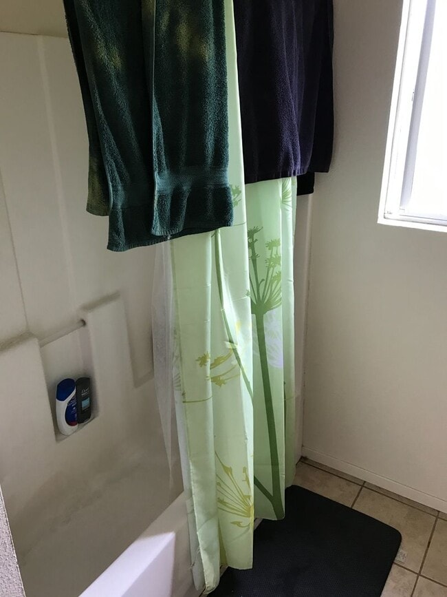 Photo - *DEPOSIT PENDING* 4 Bedroom 3 Bathroom House w/ Enclosed Yard!