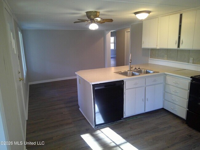 Photo - 779 Ridge Crest Dr