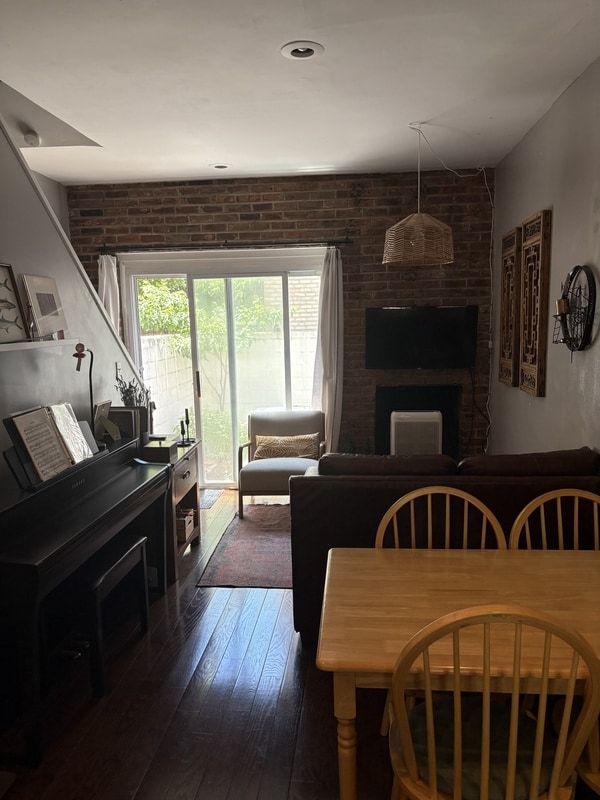 Photo - 2144 Cherry St