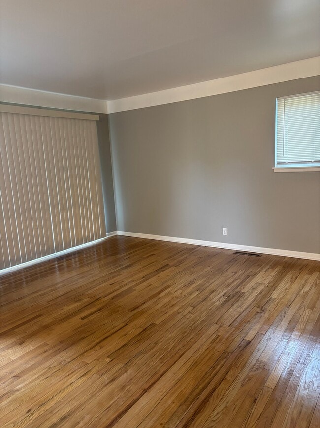 Photo - 1034 McKeighan Ave