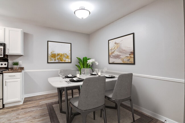 2 Bed 2 Bath Dining Room