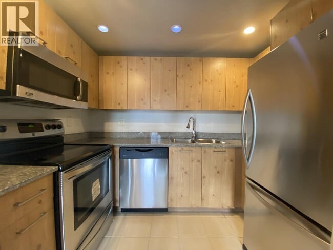 1212 Howe St Unit 10XX