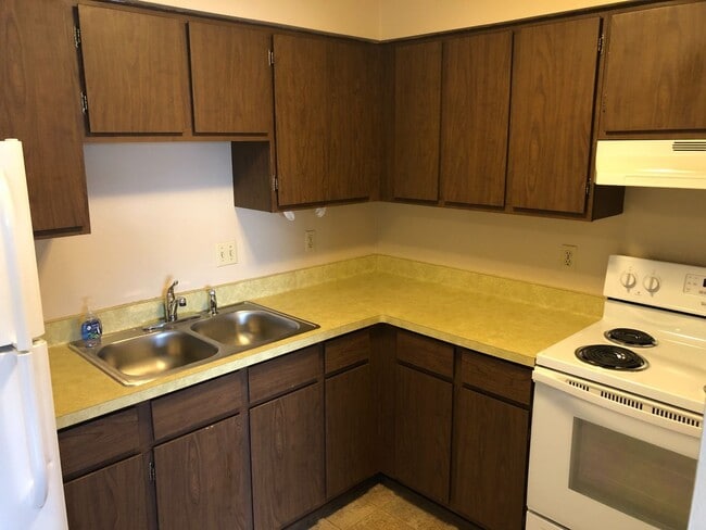 Photo - Spacious 1 bedroom plus den. Unit Apt #5