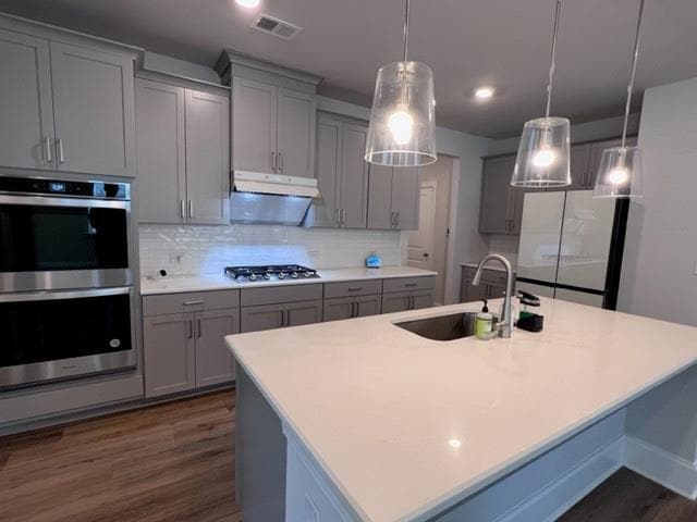 Photo - 705 Lanarck Wy