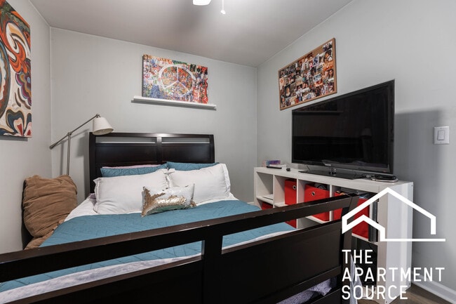 Photo - 2651 W Armitage Ave