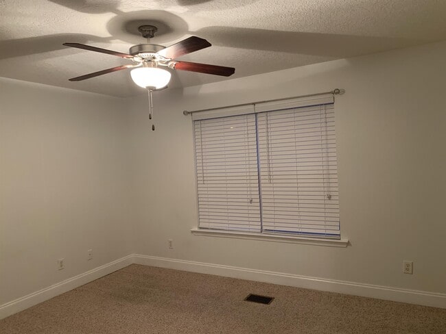 Photo - 120 Caswell Ct