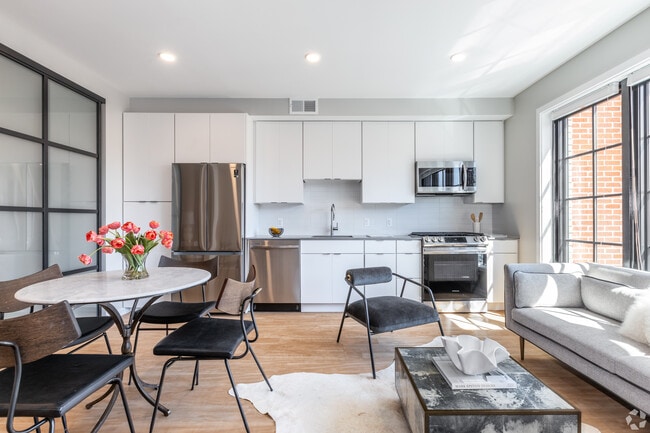 Photo - Define Glover