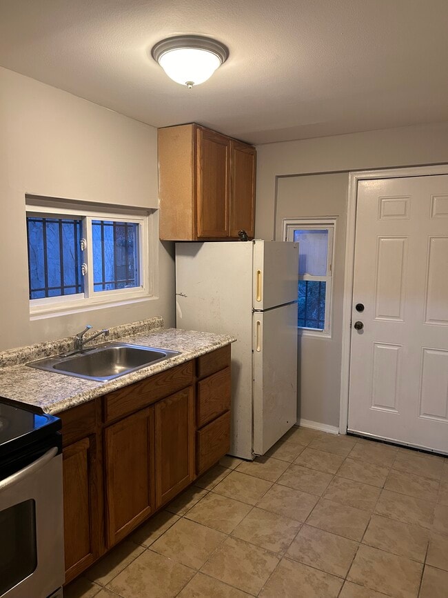 Kitchen - 4811 Darrah St Unit First floor