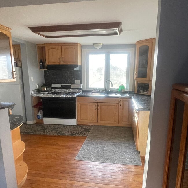 Photo - 3379 Crooks Rd
