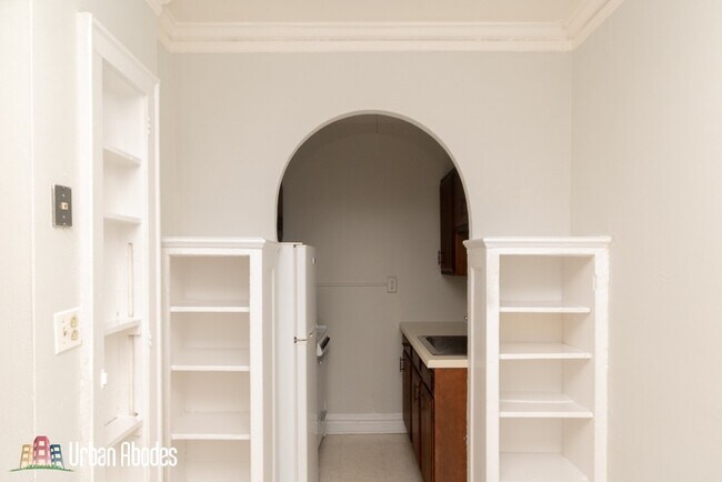 Photo - 533 W Roscoe St Unit A04K