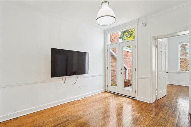 Photo - 2431 I St NW