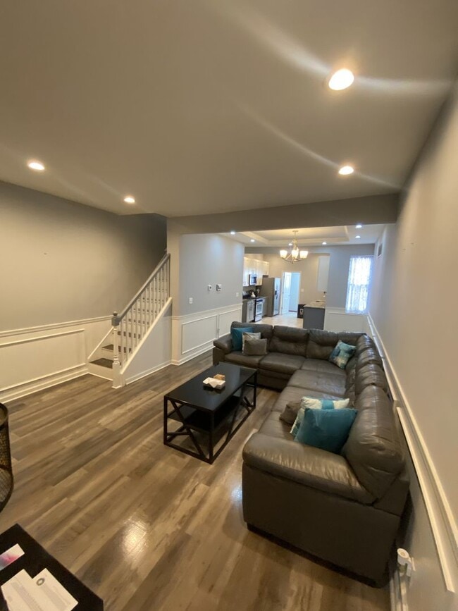 Photo - 5706 Warrington Ave