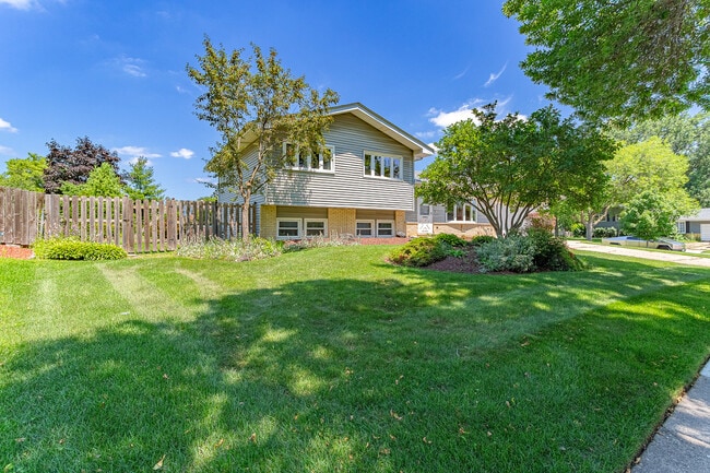 Photo - 620 Lamorak Dr House
