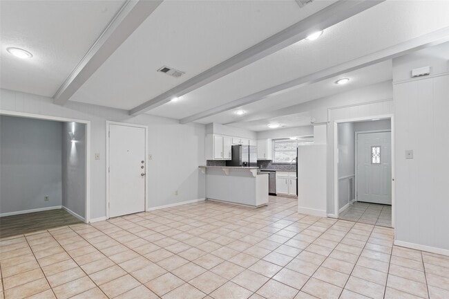 Photo - 118 E Thornton Rd