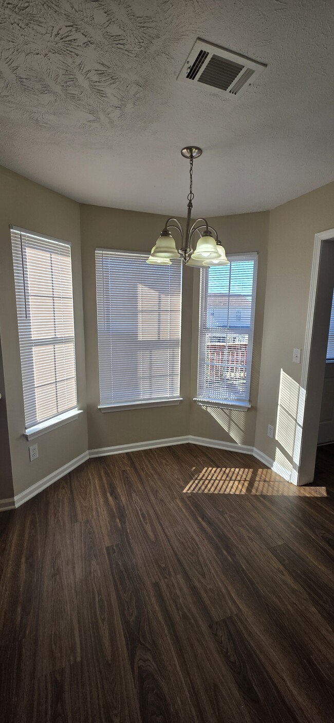 Photo - 150 Howard Woody Dr