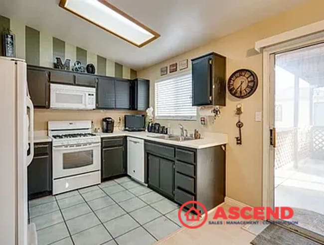 Photo - Cute Home Located Near Shopping in the Ros...