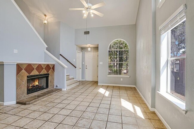 Photo - 17253 Tobermory Dr