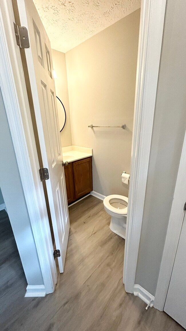 medio baño - 8018 Brightlight Pl