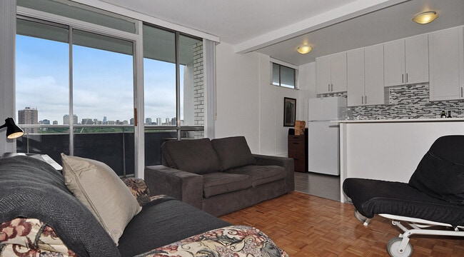 Building Photo - Prince Arthur Unit 01201