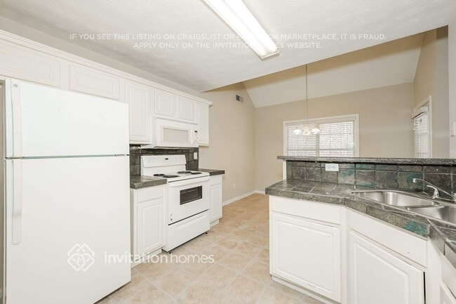 Photo - 219 Lakeview Pl