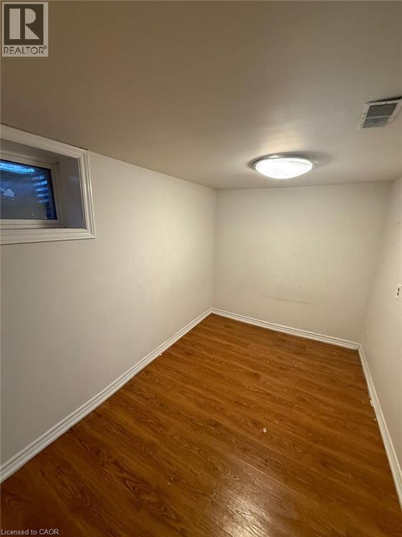 Photo - 92 Silverstone Dr